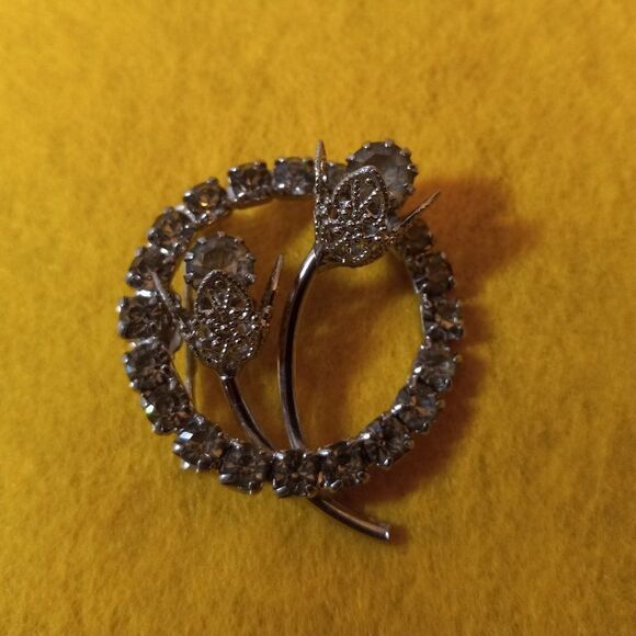 Vintage Floral Circle Rhinestone & Filigree Silver Tone Metal Brooch Cottagecore - Picture 4 of 4